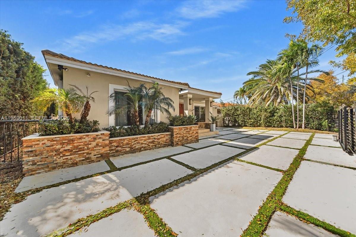 1700 Cleveland Road Miami Beach, FL 33141 - Photo 89 of 93