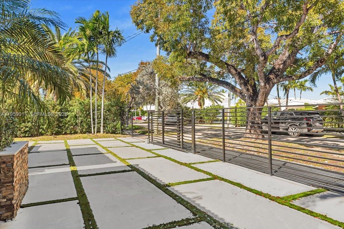 1700 Cleveland Road Miami Beach, FL 33141 - Photo 90 of 93