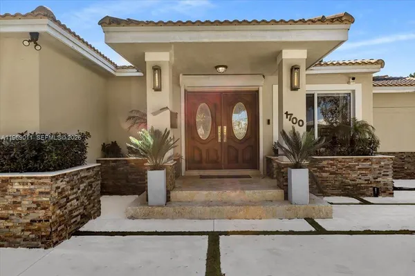$19,900 | 1700 Cleveland Road, Miami Beach, FL 33141