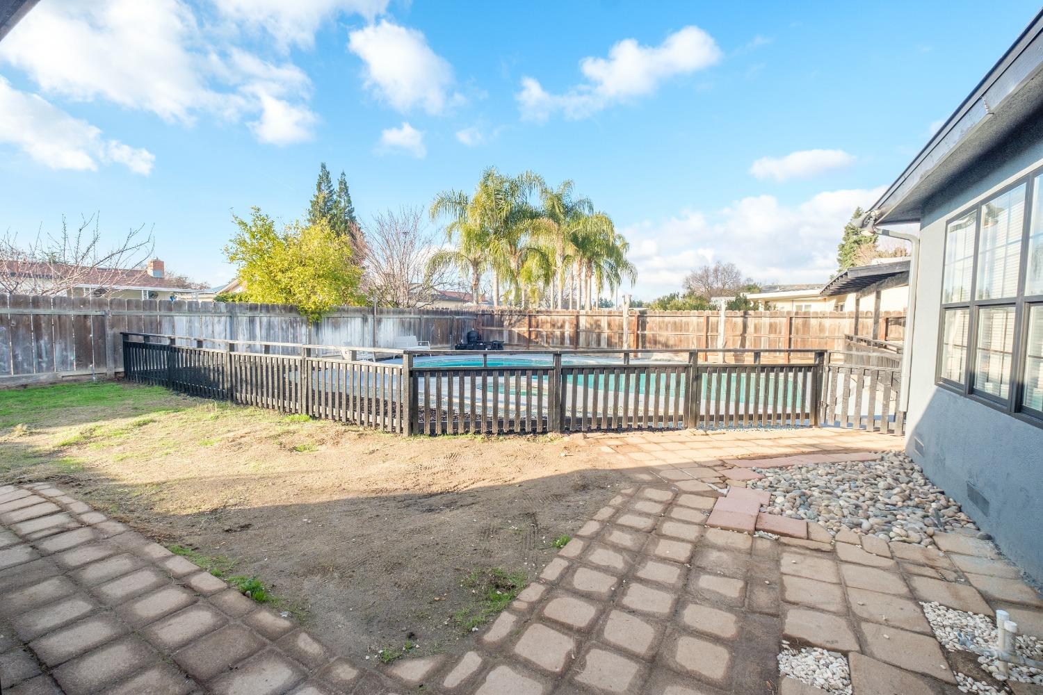 2248 Sunnyside Avenue Clovis, CA 93612 - Photo 18 of 25 a view of a backyard