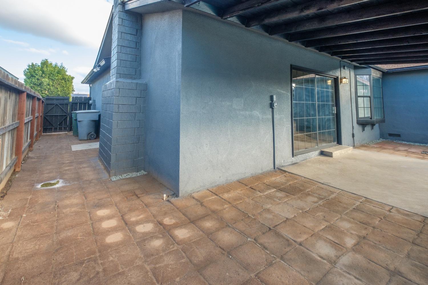 2248 Sunnyside Avenue Clovis, CA 93612 - Photo 25 of 25 a view of backyard of a house