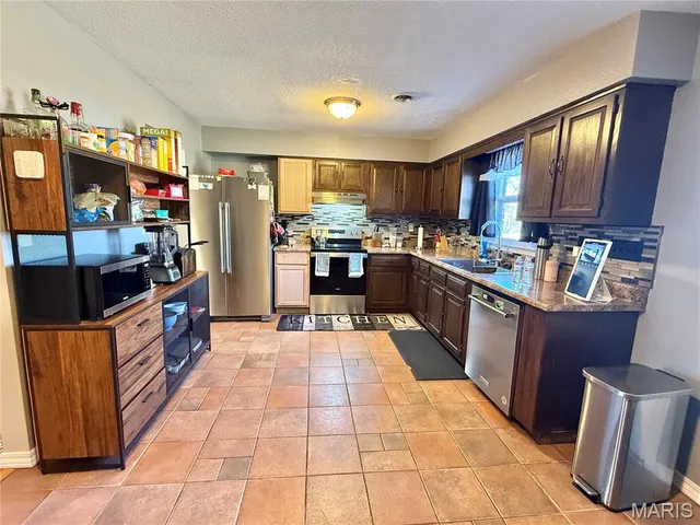 $199,900 | 15263 County Road 604, Dexter, MO 63841