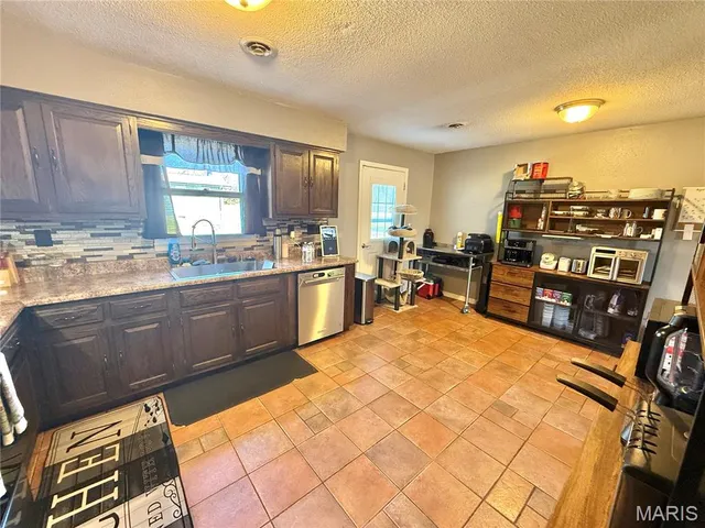 $199,900 | 15263 County Road 604, Dexter, MO 63841