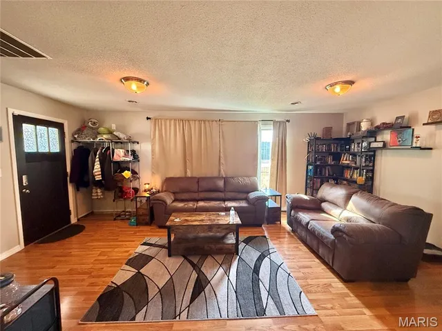 $199,900 | 15263 County Road 604, Dexter, MO 63841