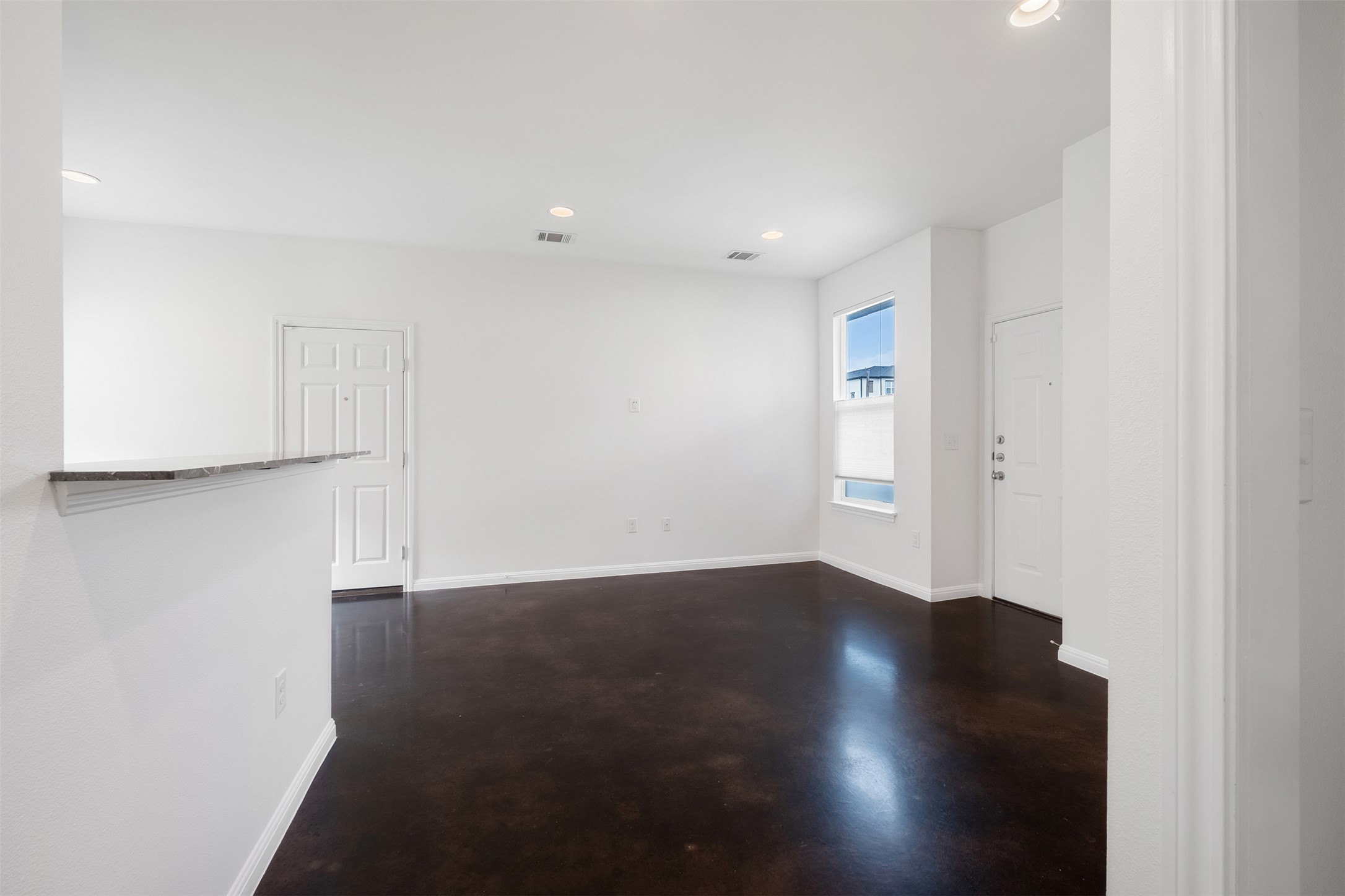 6404 Carson Ridge, Unit B Austin, TX 78741 - Photo 19 of 23 Gallery Image 19