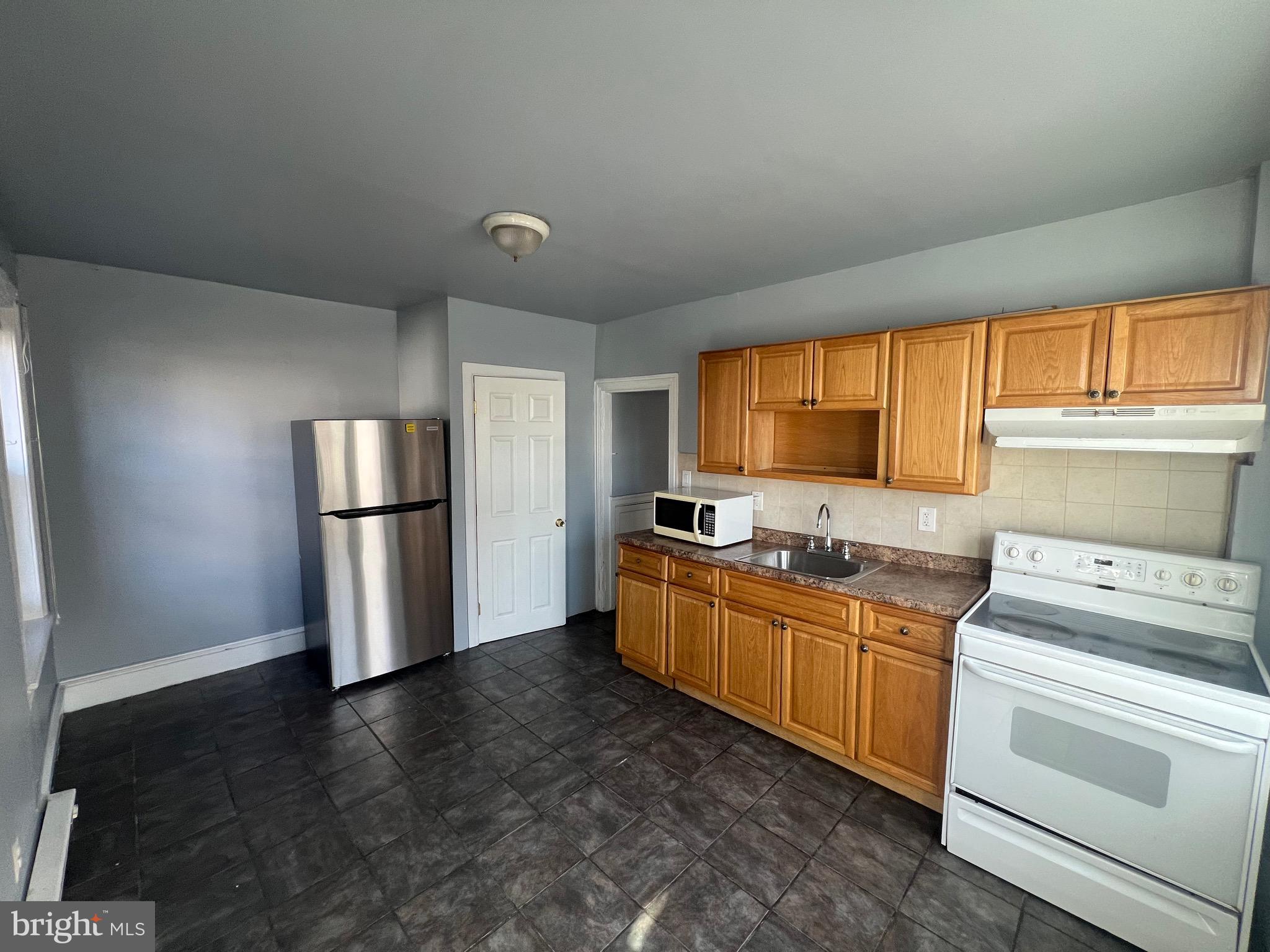 1705 Harrison Street, Unit 2 Philadelphia, PA 19124 - Photo 2 of 8