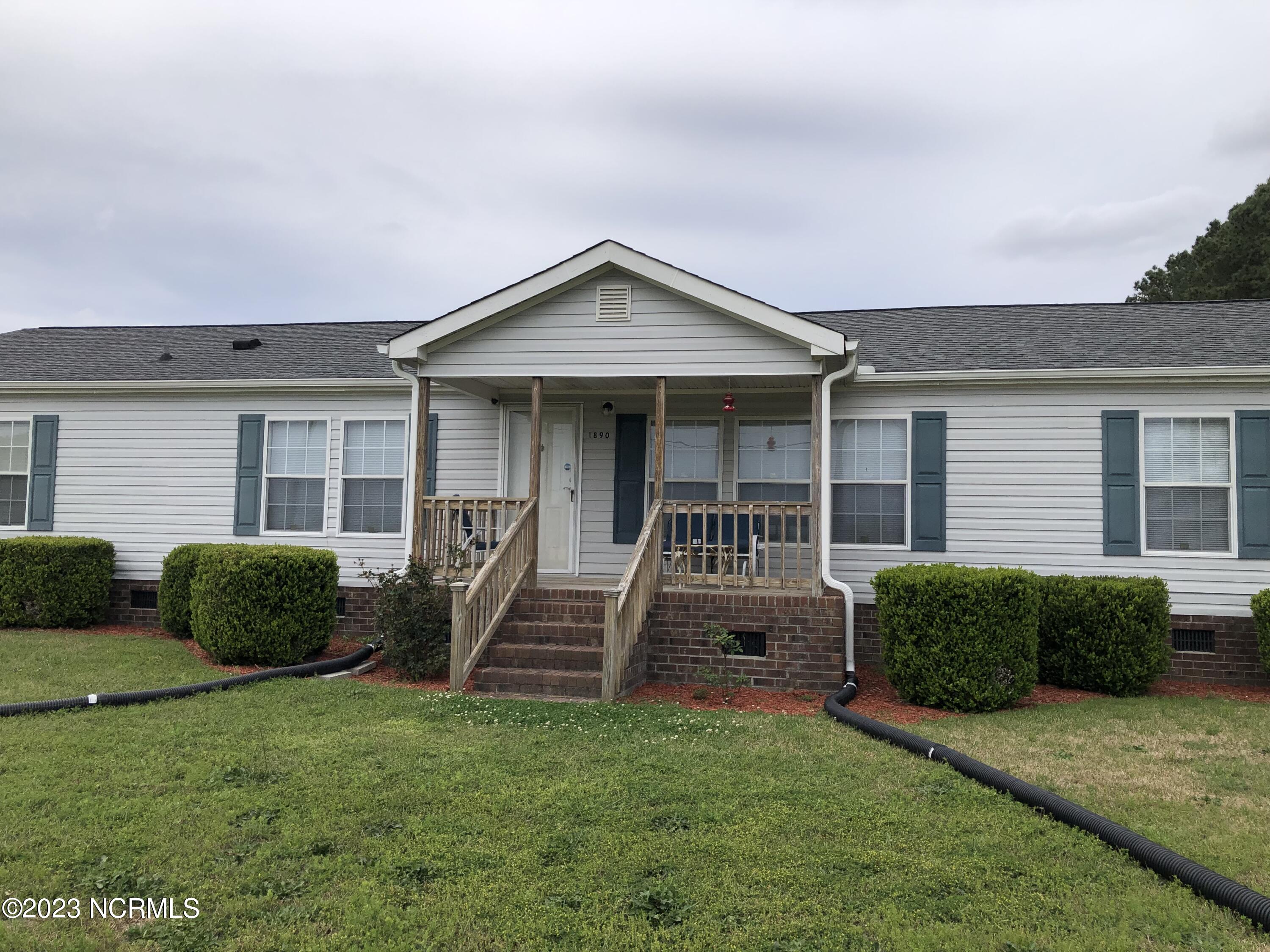 1890 Becton Farm Road Kinston, NC 28501 - Photo 3 of 30 Front Entrance