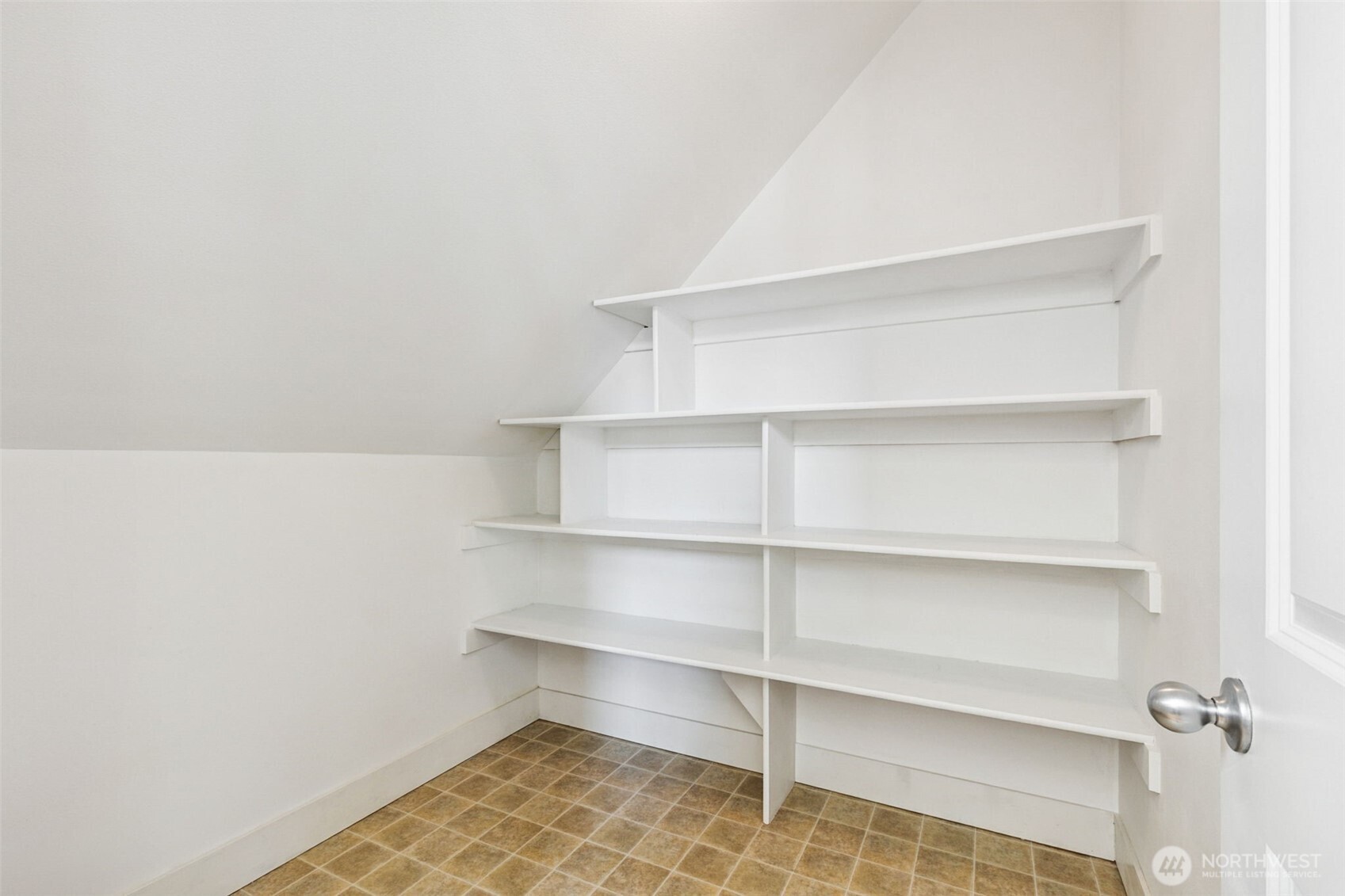 5907 40th Avenue Southwest, Unit A Seattle, WA 98136 - Photo 6 of 20