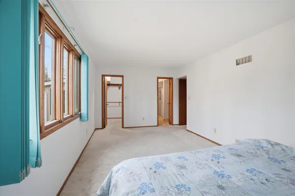 $474,900 | 4615 South Delphine Drive, New Berlin, WI 53151