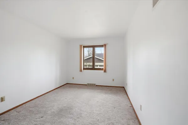 $474,900 | 4615 South Delphine Drive, New Berlin, WI 53151