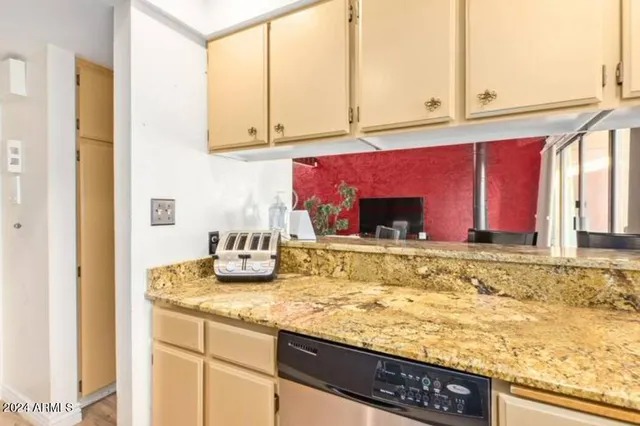 $3,200 | 2615 East Campbell Avenue, Phoenix, AZ 85016