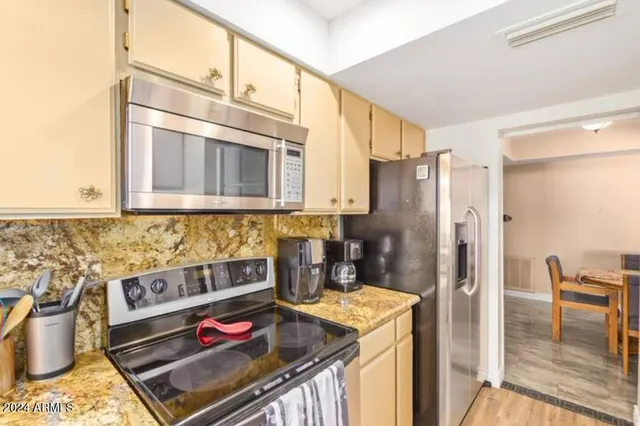 $3,200 | 2615 East Campbell Avenue, Phoenix, AZ 85016