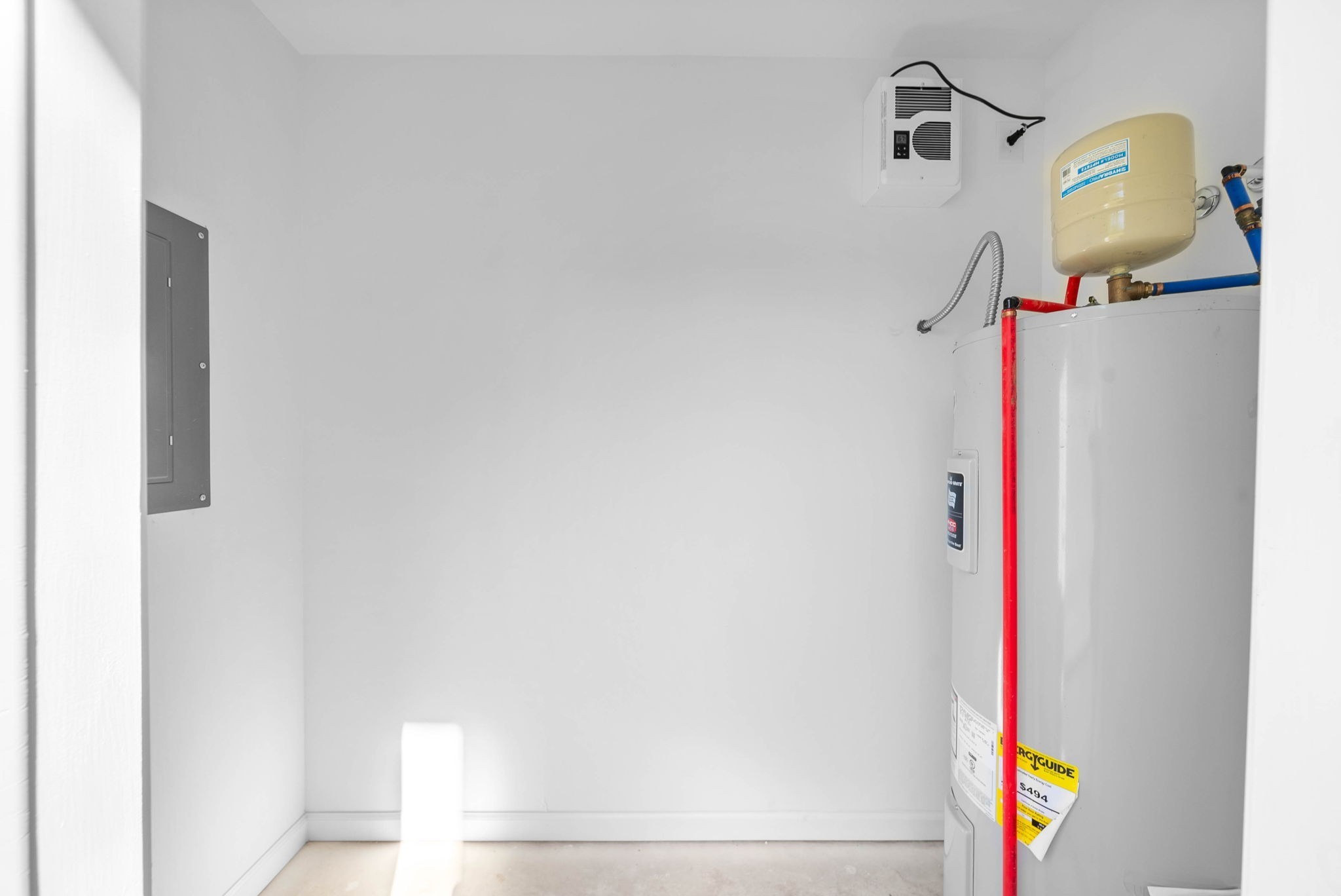 102 Davis Ridge Lane Clarksville, TN 37040 - Photo 24 of 27 a bathroom with a shower