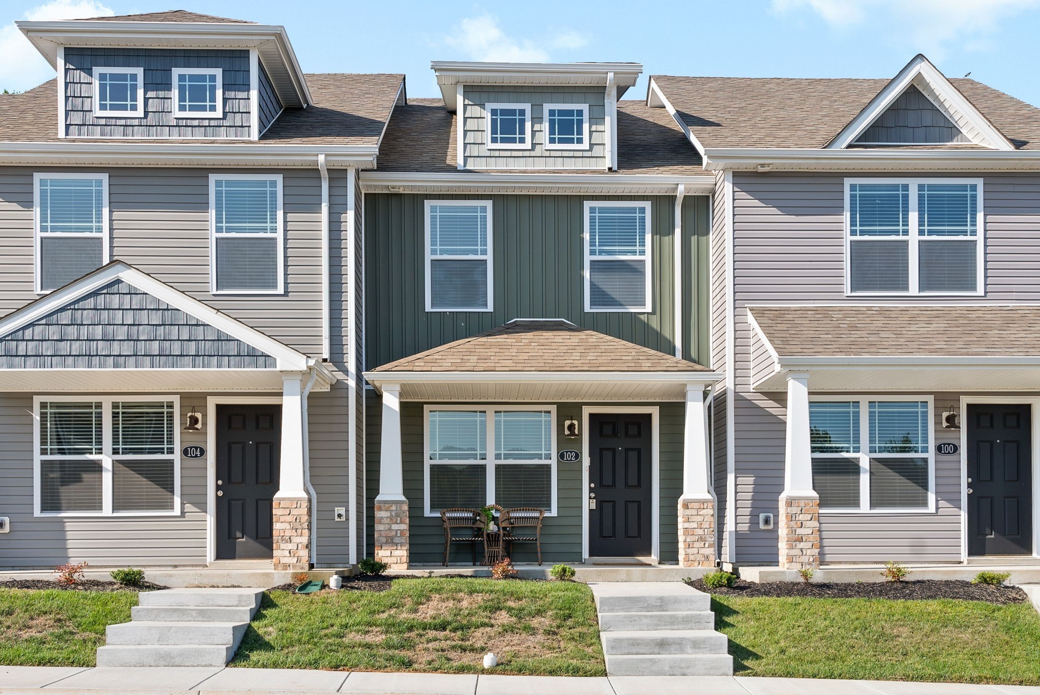 102 Davis Ridge Lane Clarksville, TN 37040 - Photo 4 of 27 front view of a house with a yard