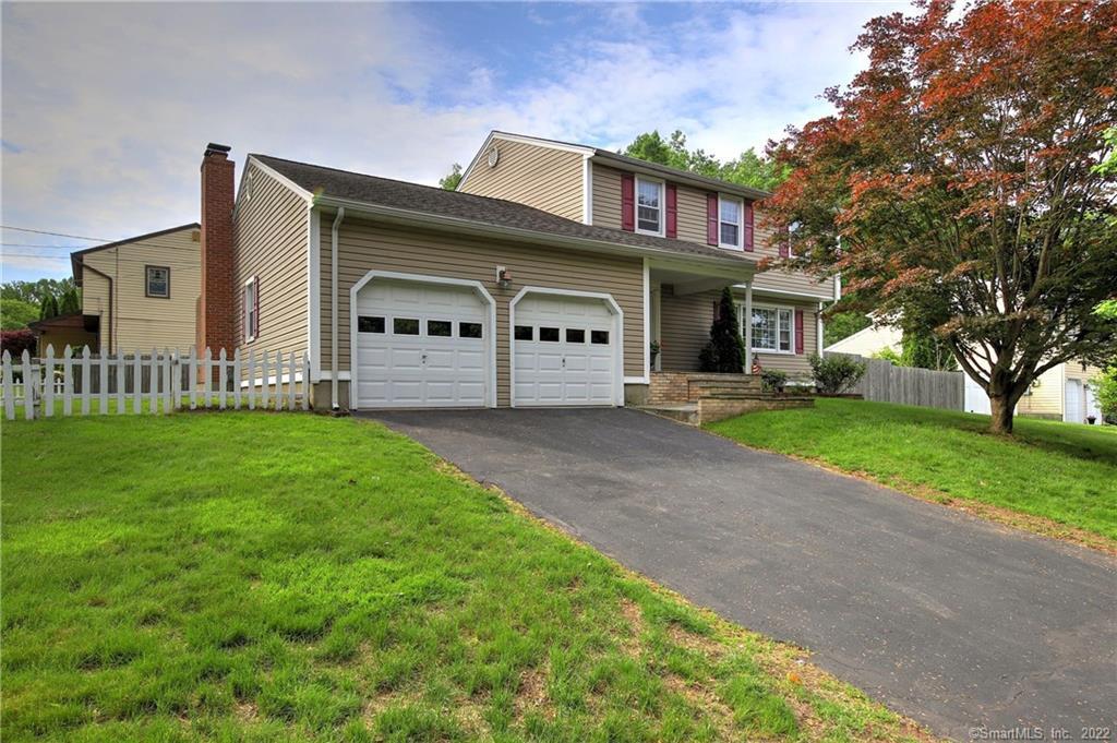 SETTLE DOWN IN SETTLERS WOODS YOUR NEW HOME SWEET HOME.