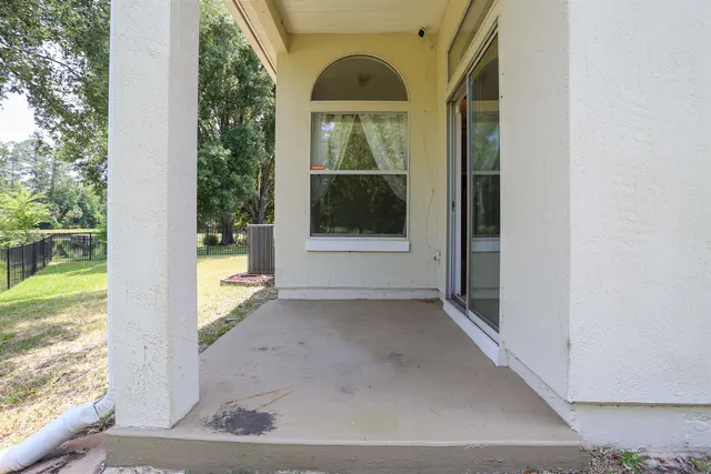 a view of a entrance door of the house
