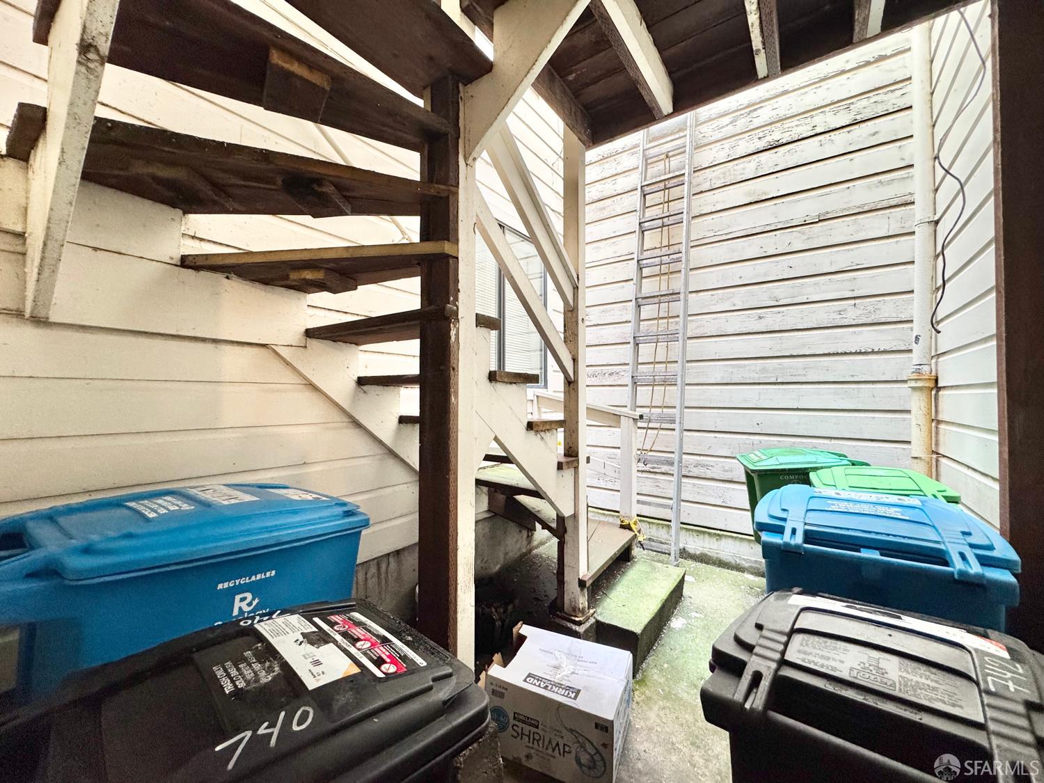 740-742 37th Avenue San Francisco, CA 94121 - Photo 18 of 20 a sitting area with wooden floor