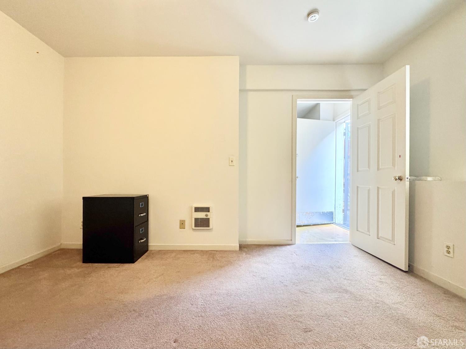 740-742 37th Avenue San Francisco, CA 94121 - Photo 8 of 20 an empty room with an empty space