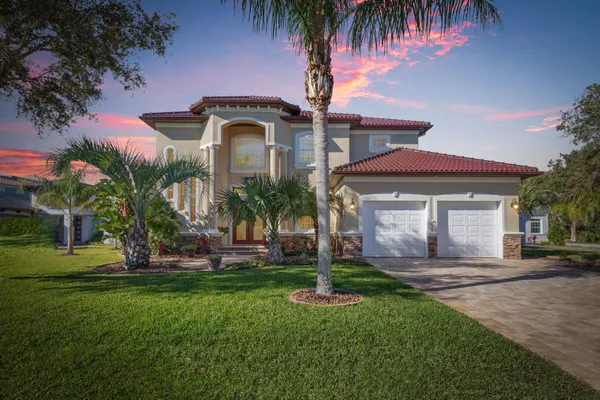 $1,075,000 | 33 North Riverwalk Drive, Palm Coast, FL 32137