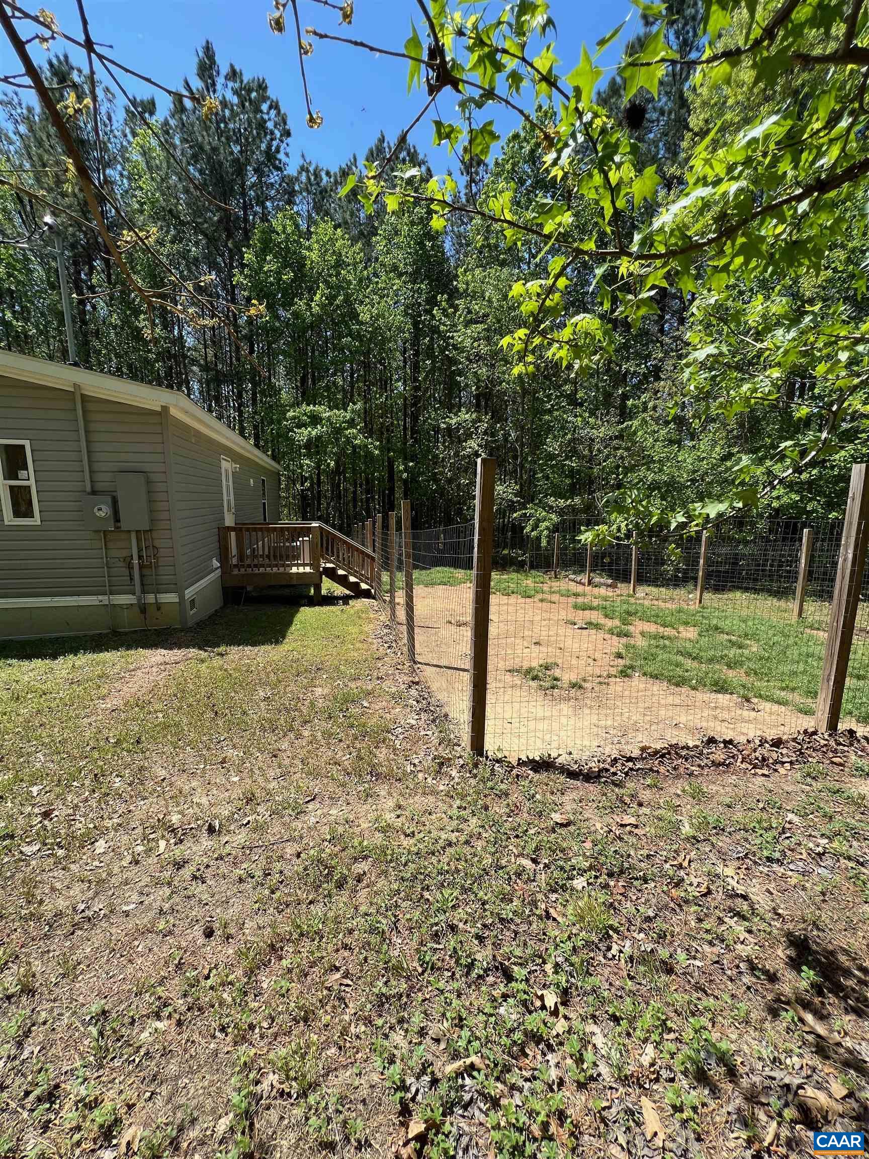 1261 Miles Jackson Road Palmyra, VA 22963 - Photo 33 of 40 a backyard of a house