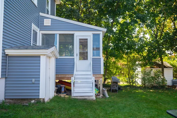 $1,995 | 180 Highland Street, Laconia, NH 03246