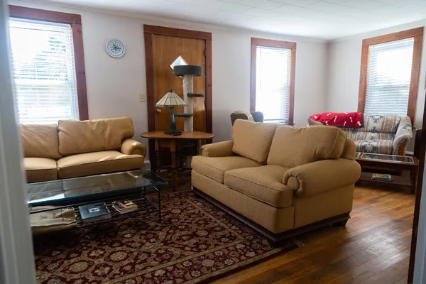 $1,995 | 180 Highland Street, Laconia, NH 03246