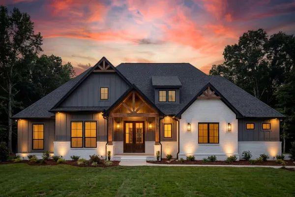 $425,000 | 1403 East Morris Street, Madisonville, TX 77864