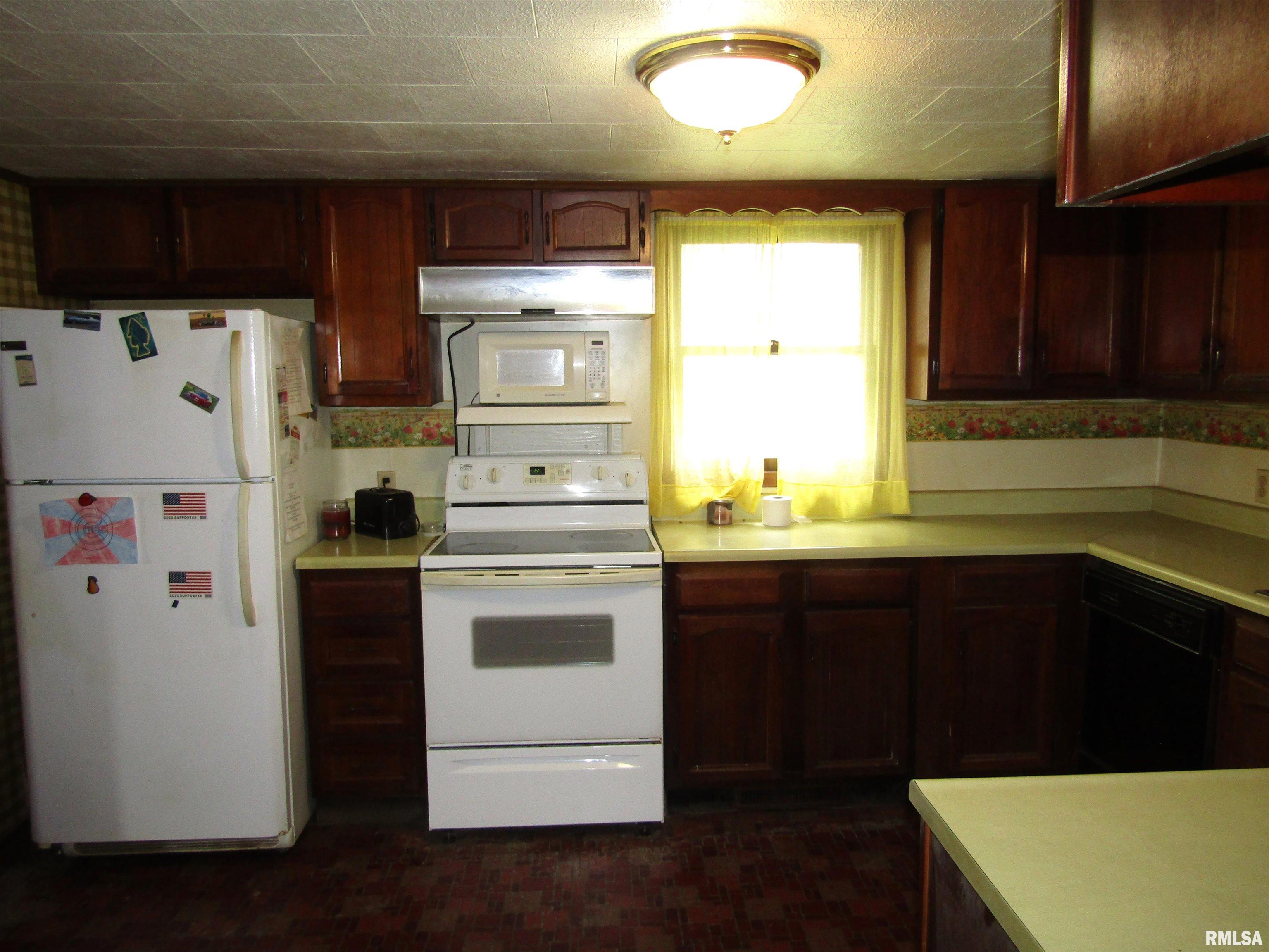 307 South Maple Street Lewistown, IL 61542 - Photo 11 of 31