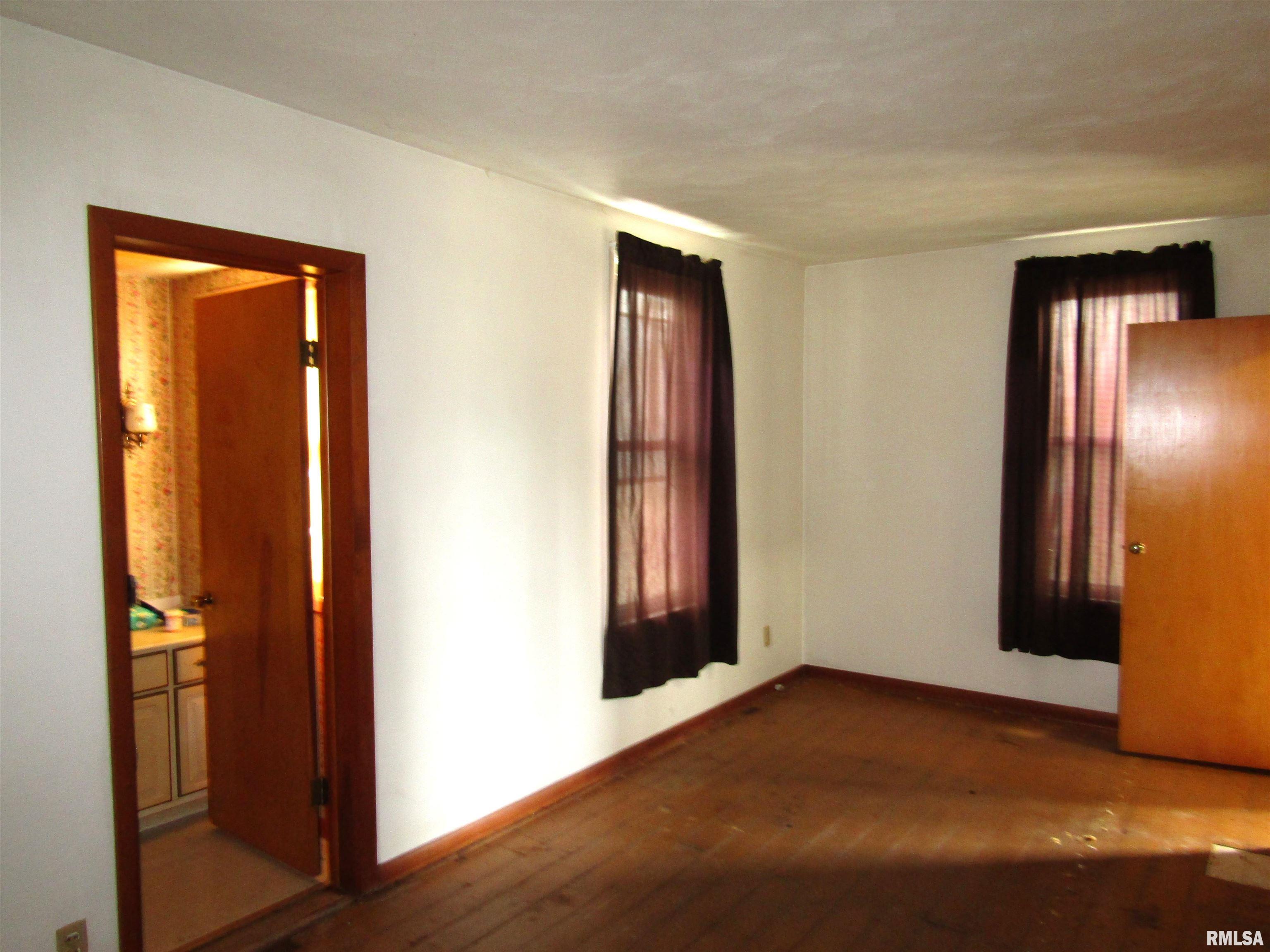 307 South Maple Street Lewistown, IL 61542 - Photo 13 of 31