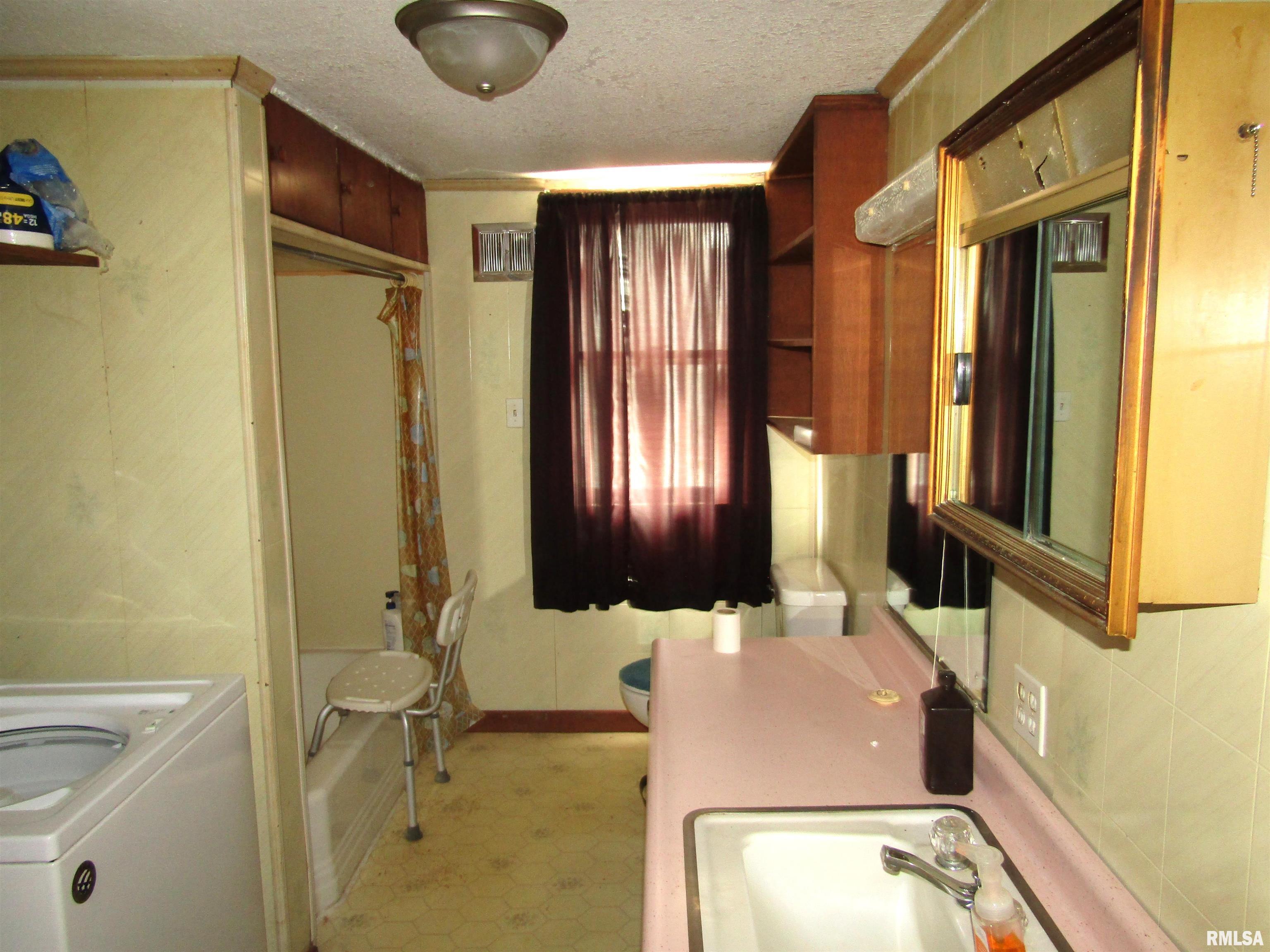 307 South Maple Street Lewistown, IL 61542 - Photo 16 of 31