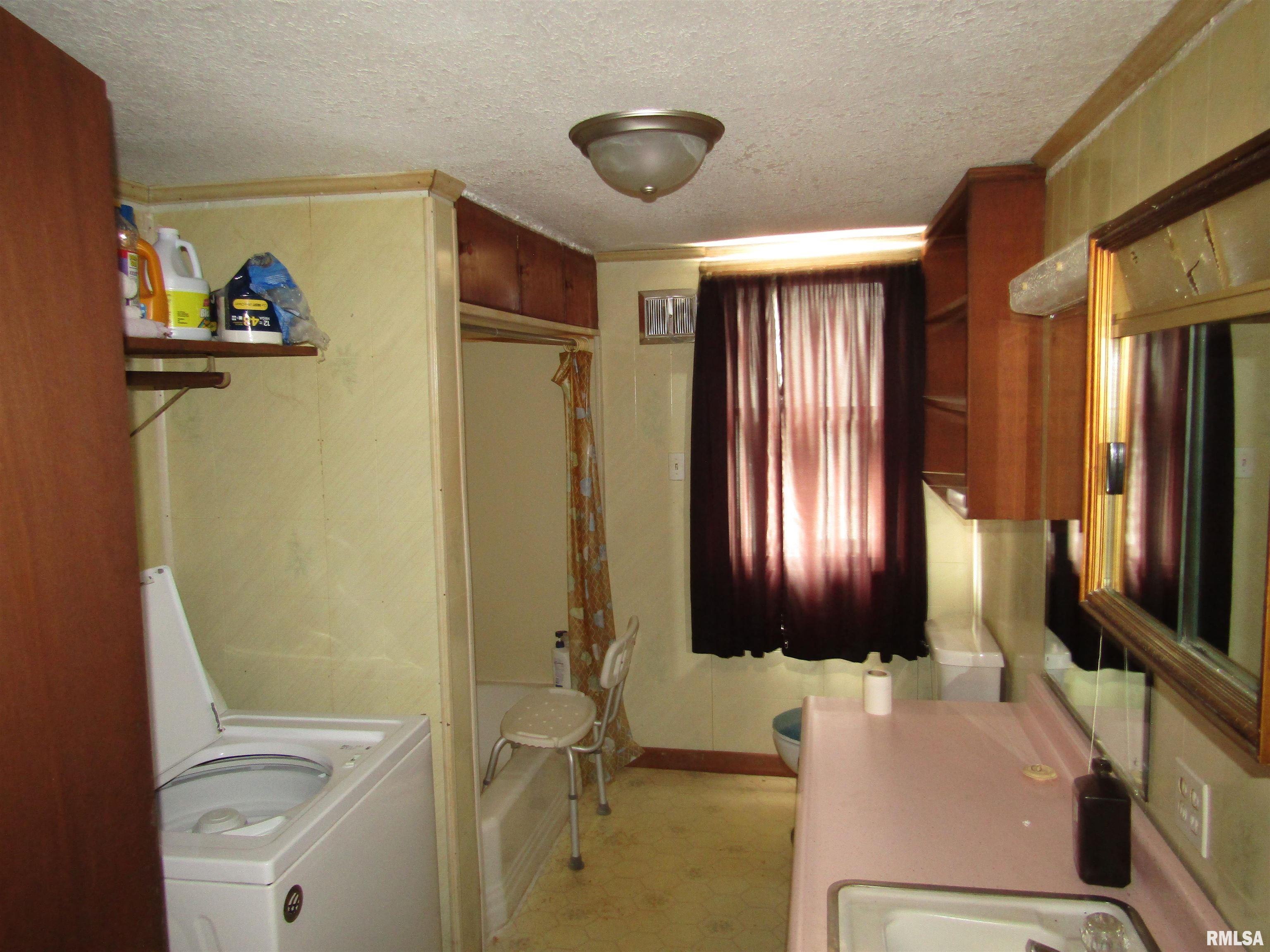 307 South Maple Street Lewistown, IL 61542 - Photo 19 of 31