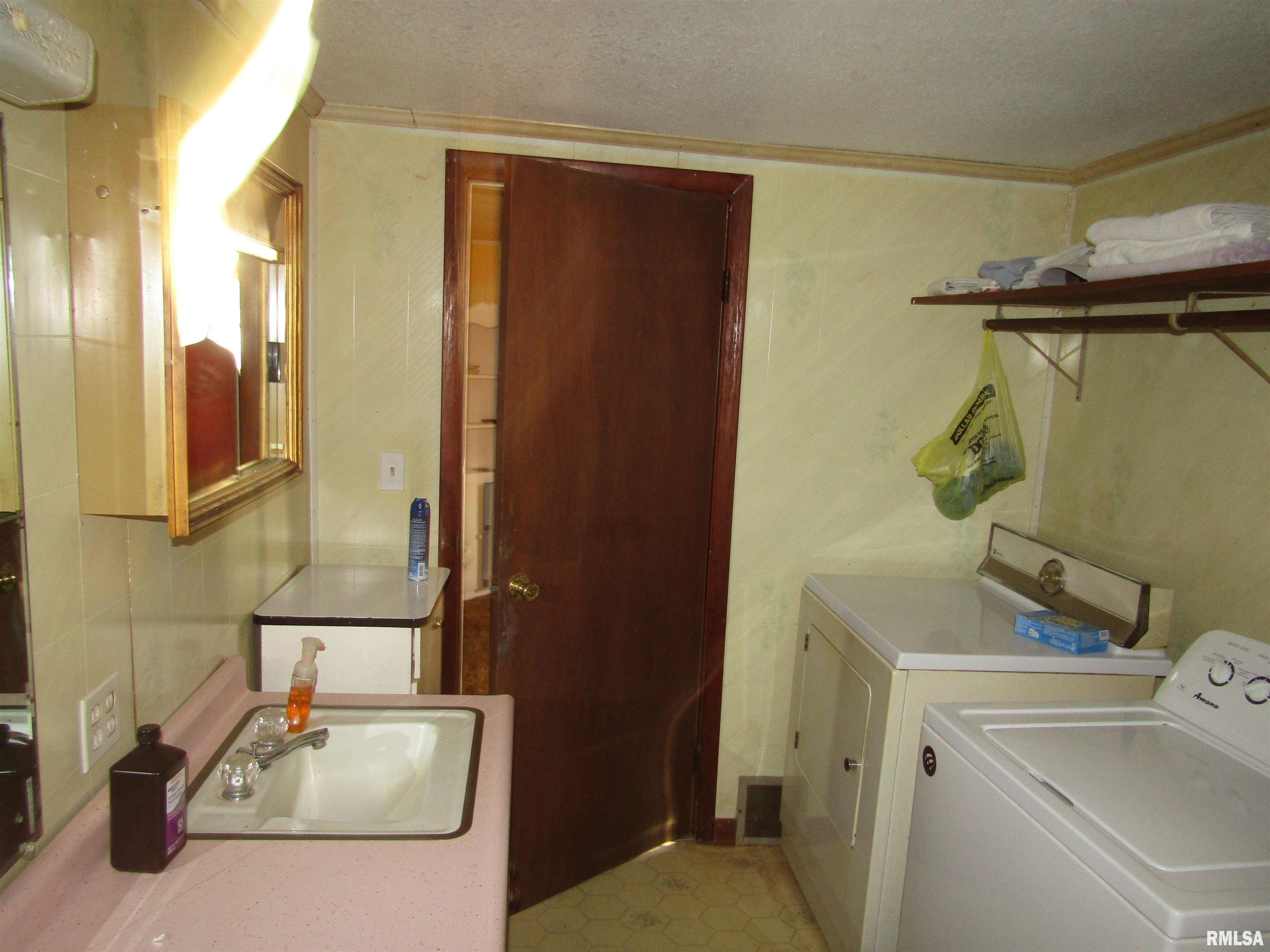 307 South Maple Street Lewistown, IL 61542 - Photo 20 of 31