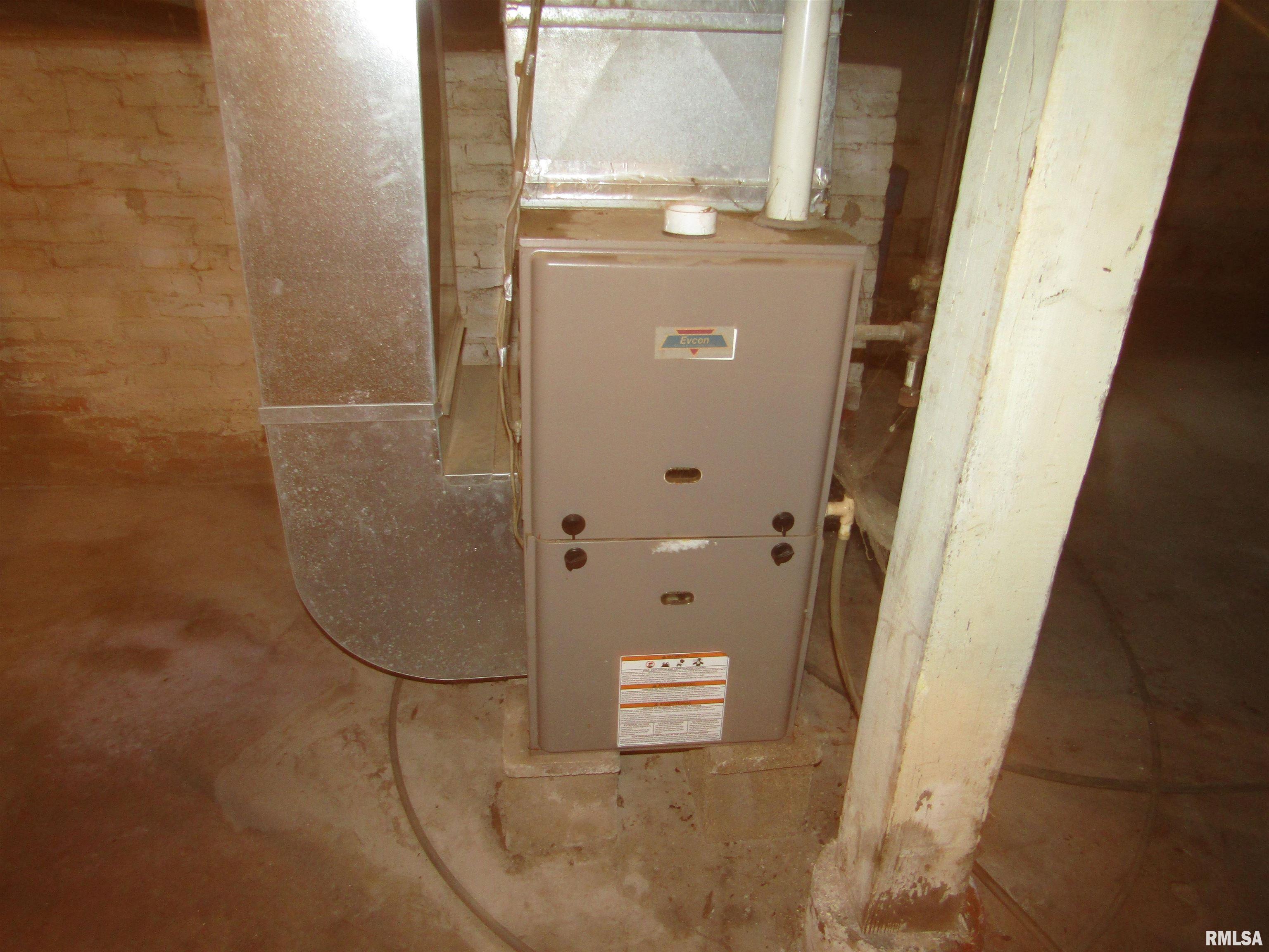 307 South Maple Street Lewistown, IL 61542 - Photo 29 of 31