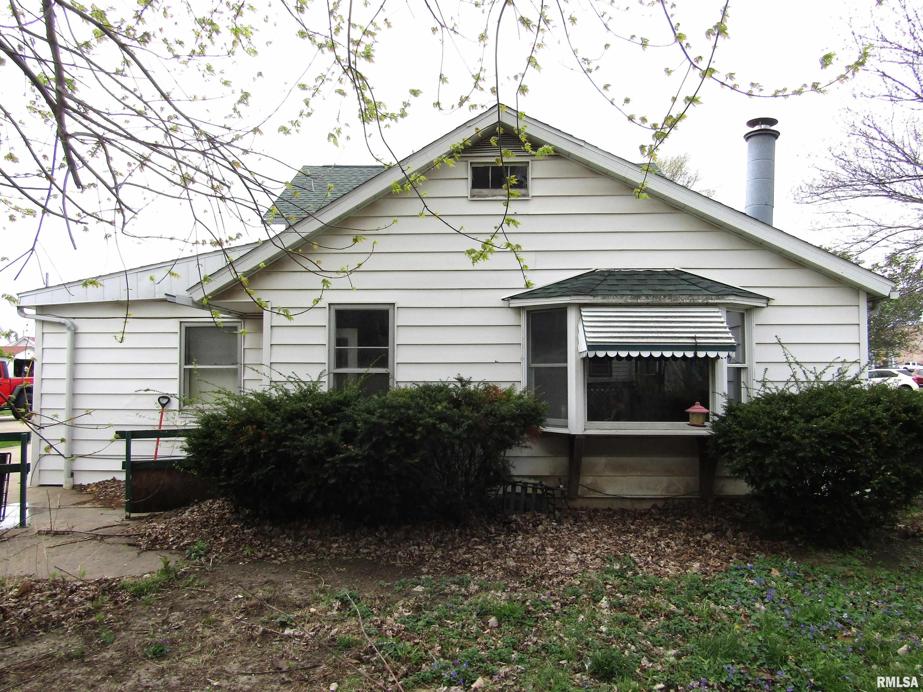 307 South Maple Street Lewistown, IL 61542 - Photo 6 of 31