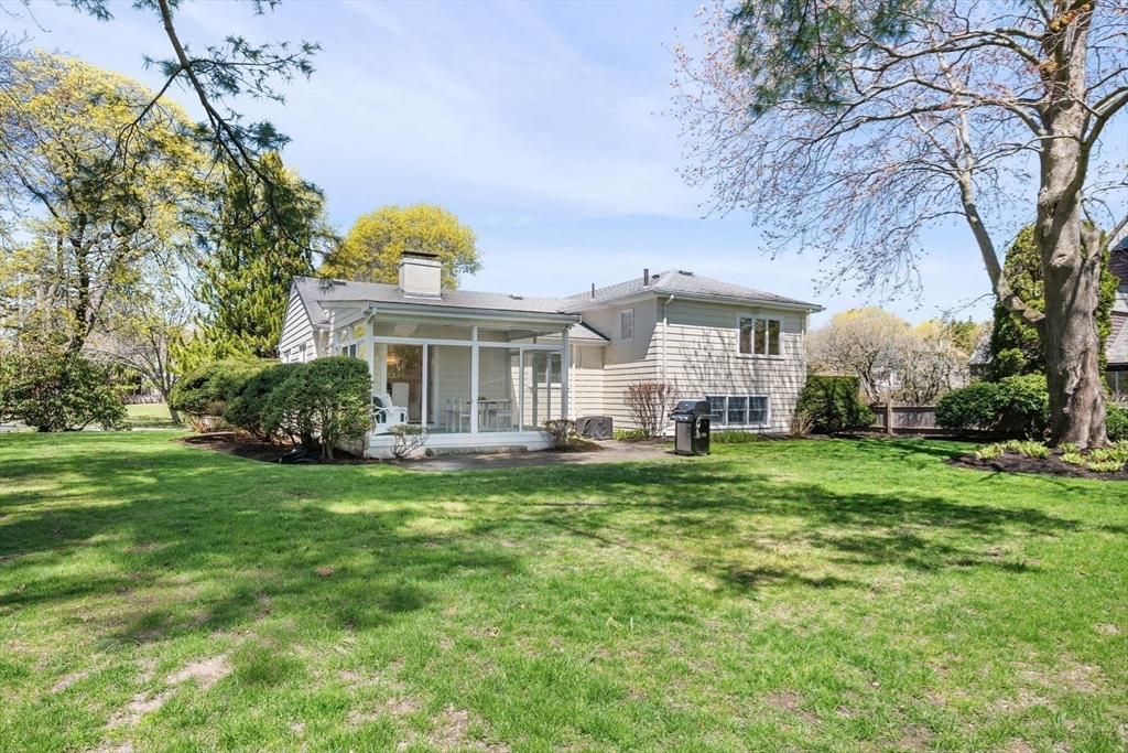 21 Phillips Avenue Swampscott, MA 01907 - Photo 35 of 38