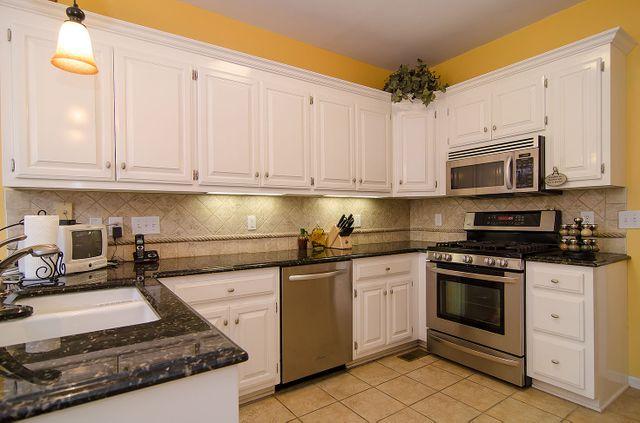 500 Fairway Trail Springfield, TN 37172 - Photo 8 of 19 Wow, fabulous kitchen with new Granite Counters,Stainless Appliances. The gas stove has 5 burners and a warming drawer!