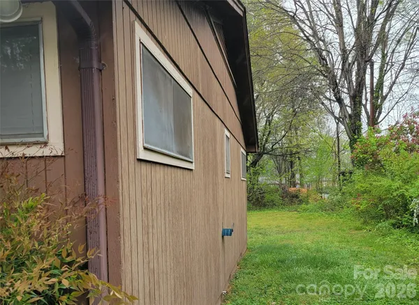 $280,000 | 475 13th Avenue Northeast, Hickory, NC 28601