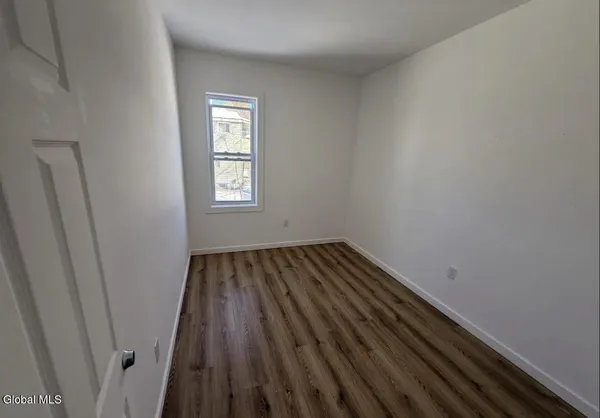 $645,000 | 8 Gardiner Street, Amsterdam, NY 12010