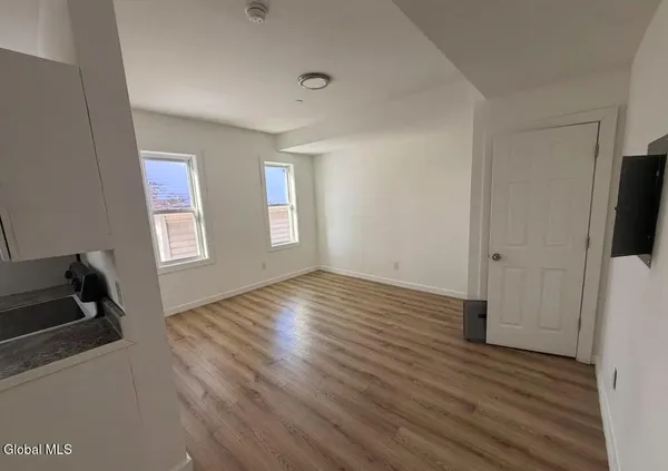 $645,000 | 8 Gardiner Street, Amsterdam, NY 12010