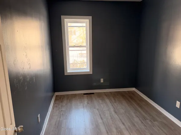 $645,000 | 8 Gardiner Street, Amsterdam, NY 12010