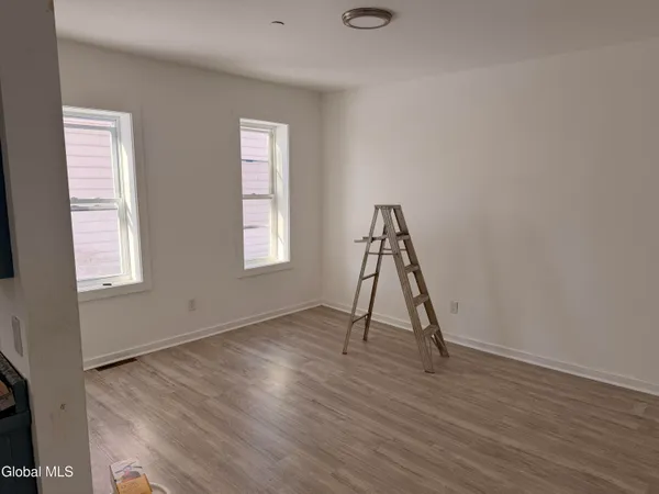 $645,000 | 8 Gardiner Street, Amsterdam, NY 12010