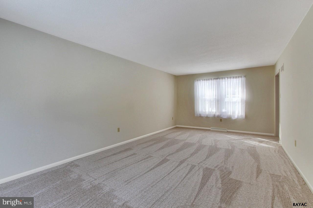 167 Kirch Road York, PA 17402 - Photo 8 of 28