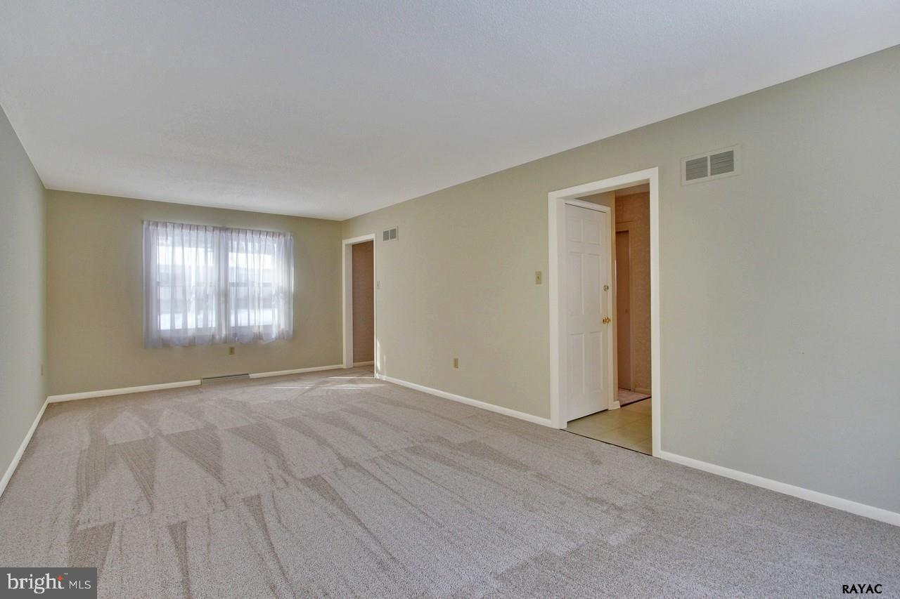 167 Kirch Road York, PA 17402 - Photo 9 of 28
