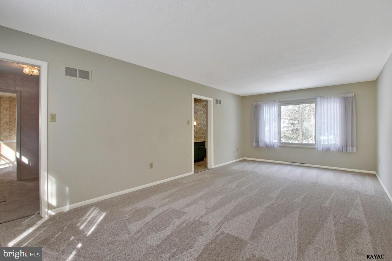 167 Kirch Road York, PA 17402 - Photo 10 of 28