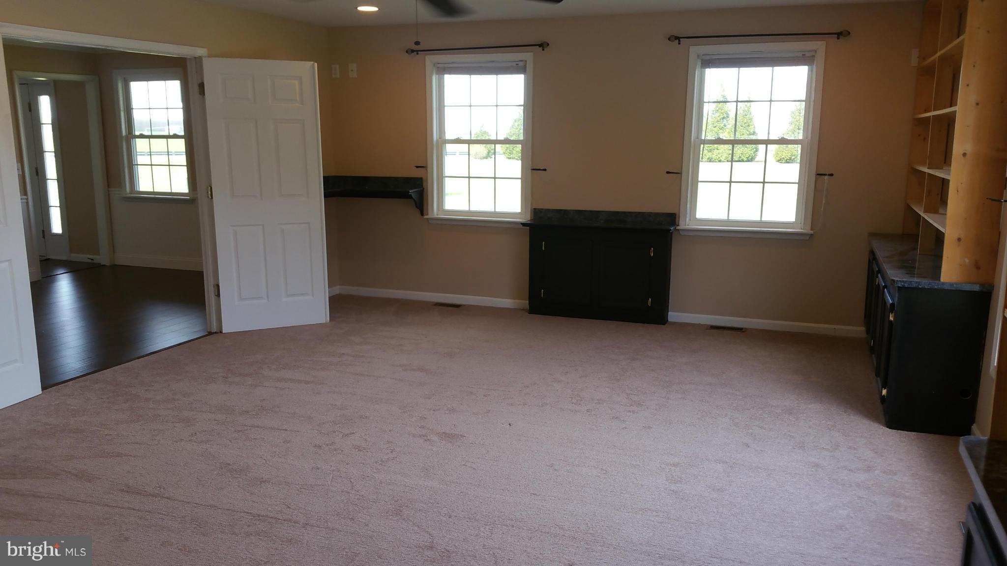 11581 Central Avenue Ridgely, MD 21660 - Photo 21 of 30 Family Room