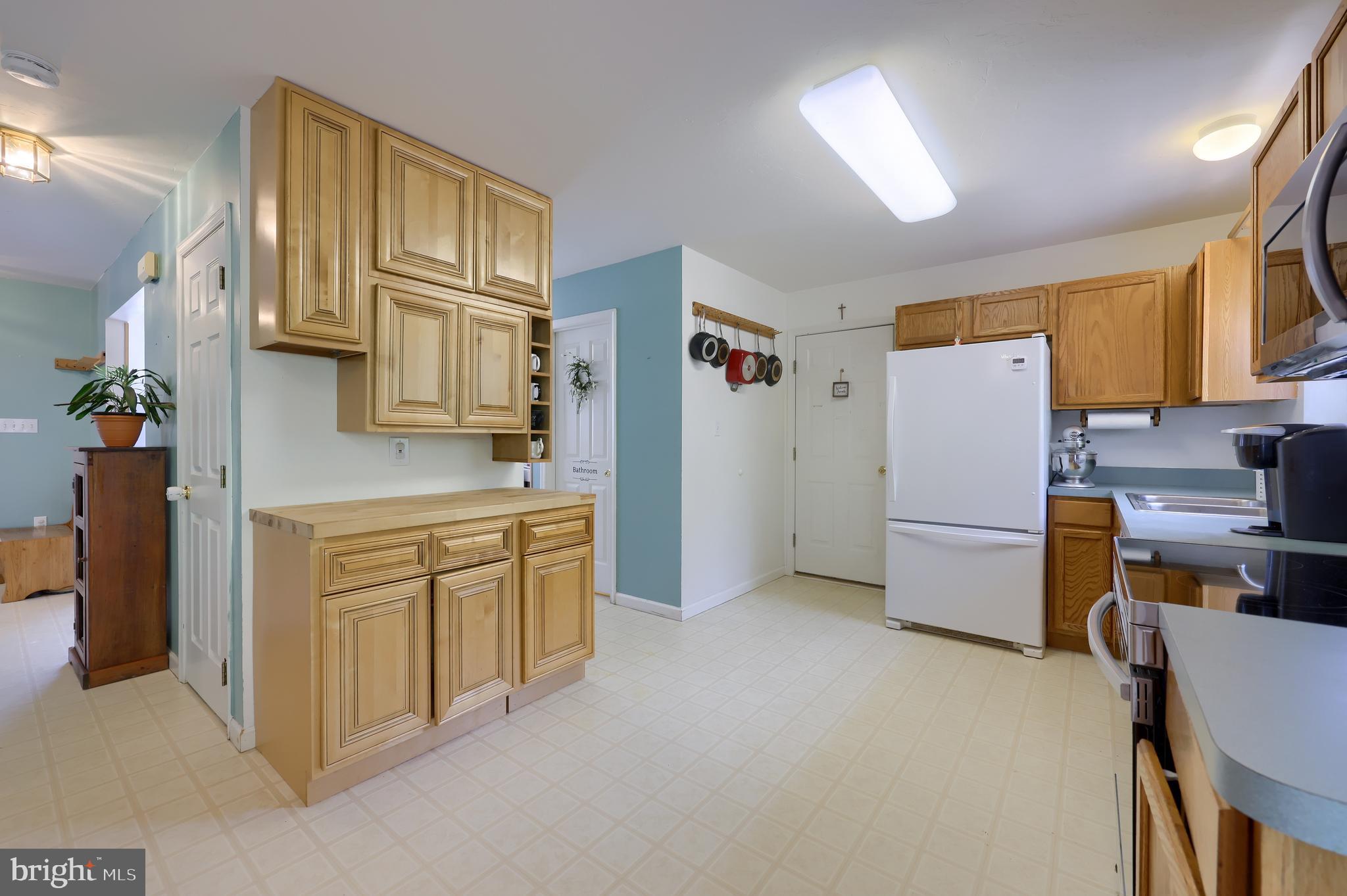 1826 Pin Oak Drive Spring Grove, PA 17362 - Photo 11 of 36 Gallery Image 11