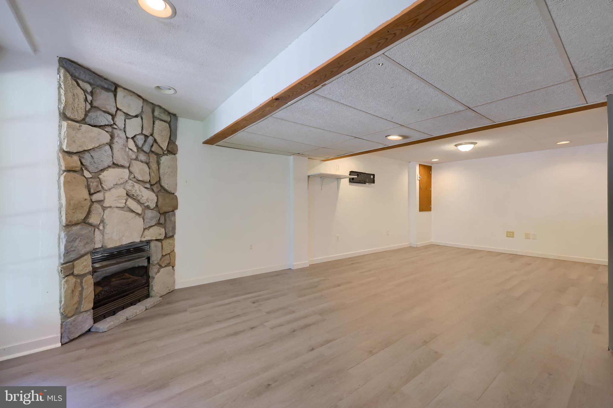 1826 Pin Oak Drive Spring Grove, PA 17362 - Photo 16 of 36 Gallery Image 16