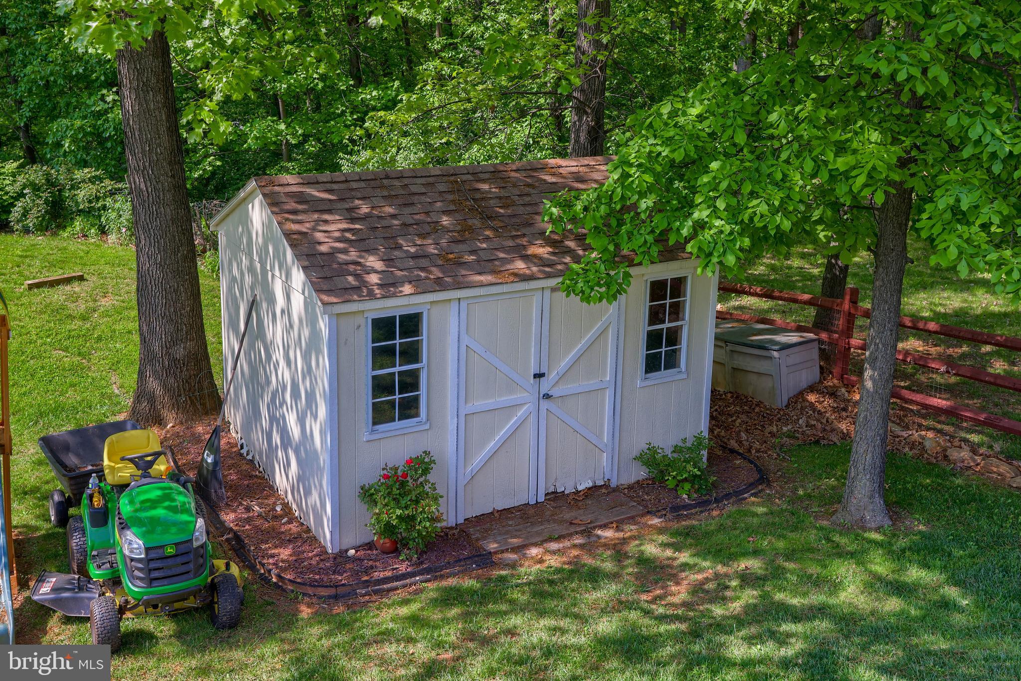 1826 Pin Oak Drive Spring Grove, PA 17362 - Photo 27 of 36 Gallery Image 27