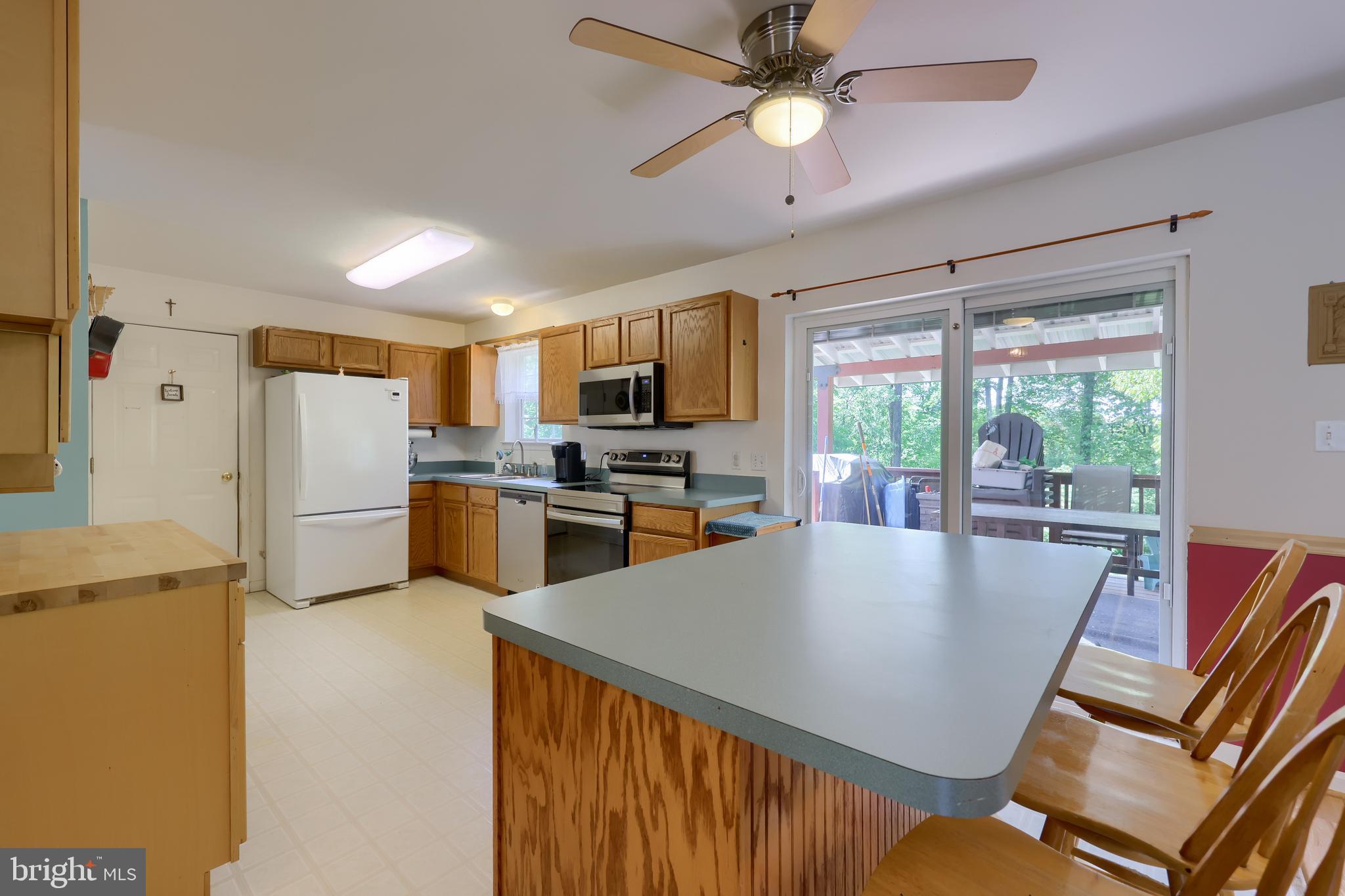 1826 Pin Oak Drive Spring Grove, PA 17362 - Photo 4 of 36 Gallery Image 4