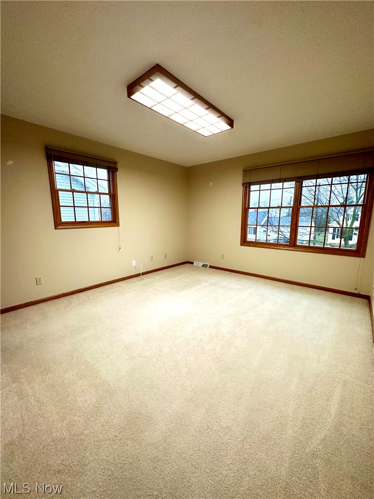 5510 Gilbert Avenue Cleveland, OH 44129 - Photo 9 of 23